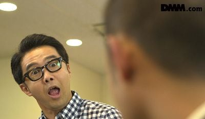 CM「DMM英会話」の一場面。