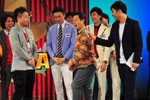 （手前左から）ダイアンとあべこうじ。