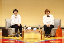 ハリセンボン単独ライブ「女の武器は使わない～だけど一緒にいてほしい～」のコント「楽屋」の一場面。(c)藤澤孝代