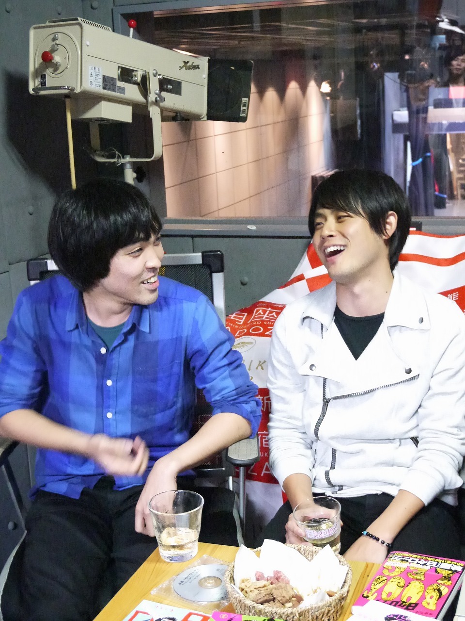 左から、ヒカリゴケ片山、オジンオズボーン篠宮