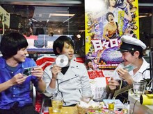 ツイキャス「ほぼ日々ロック」に出演する、左から、ヒカリゴケ片山、オジンオズボーン篠宮、細身のシャイボーイ