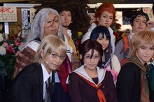 フォトセッションの様子。2列目左端はカーニバルゆきえ。