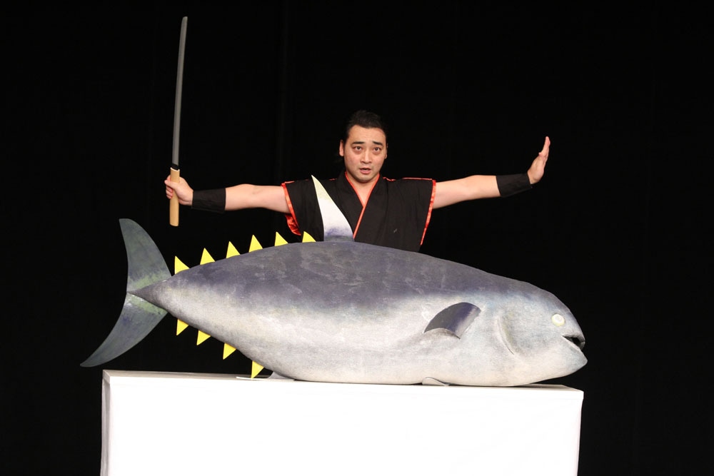 DVD「ジャングルポケット パドック」のワンシーン。(c)2014吉本興業