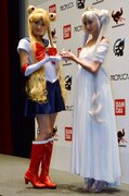 八木アリサ(左)、河北麻友子(右)。