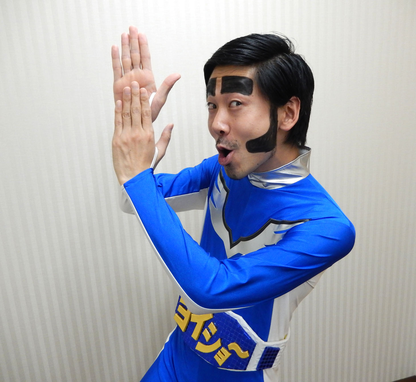 ヨイショマン