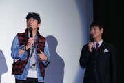 （左から）陣内智則、高山トモヒロ監督。