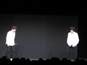 「しずるベストセレクションライブ “2003～2014”」のコント「青春コント」の一場面。