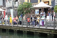 「ニコニコ町会議 in 大阪」一行。