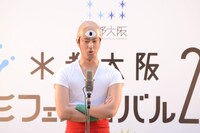 「R藤本 vs 大阪アニメ芸人」のコーナーの様子。