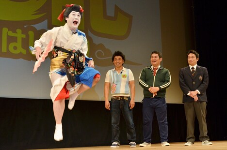 （左から）コウメ太夫、オテンキ。