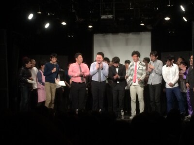 11月9日に行われた「WEL」の一場面。(c)ワタナベエンターテインメント