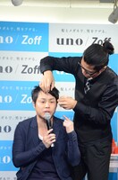 スタイリング中の井上。