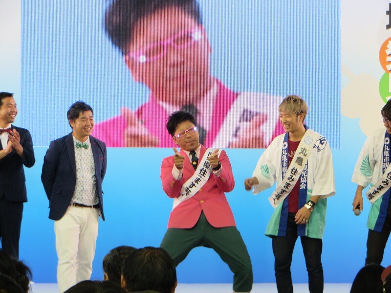 東京ドーム「ご当地PR合戦」で岡山・江西がきびだんごばらまき優勝