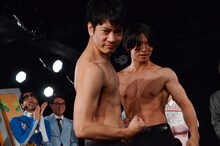 ブロードキャスト!!吉村（中央）と、マヂカルラブリー・野田クリスタル。