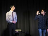 MCのザンゼンジ三福（左）とS×L酒井（右）。