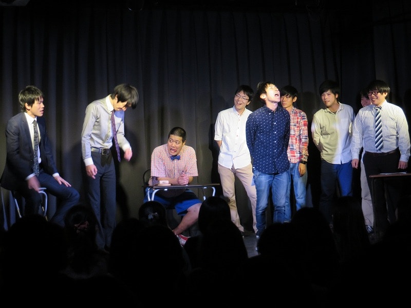 人力舎ライブ「Spark! 『芸人裁判』」の様子。