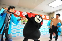 「くまモンからの贈りモン」会見の様子。