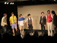 前説対決を行ったエルシャラカーニとリンゴスター。エルシャラカーニしろう（右から2番目）は、ルールに口を出そうとしたため、スパローズから「今後バカしかやりません」と宣言させられていた。