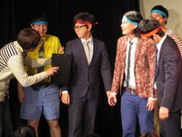 一発ギャグをしたあとの顔を森田に確認される風藤。