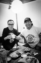 「KAMINOGE」（東邦出版）vol.36で対談したバッファロー吾郎Aと長州力。