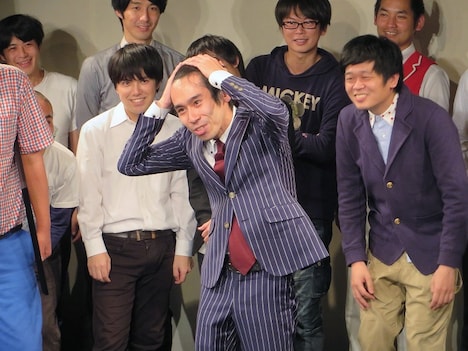 「喜びのサクセス」ポーズ。