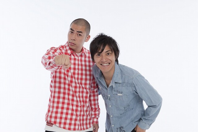 ケチン・ダ・コチン。左からけいたまん、吉田幸市。