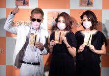 イベントに出演した（左から）じゅんいちダビッドソン、ざわちん、みかん。