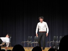 まったくイジられなかったタイムマシーン3号・山本と、寝ている相方の関。