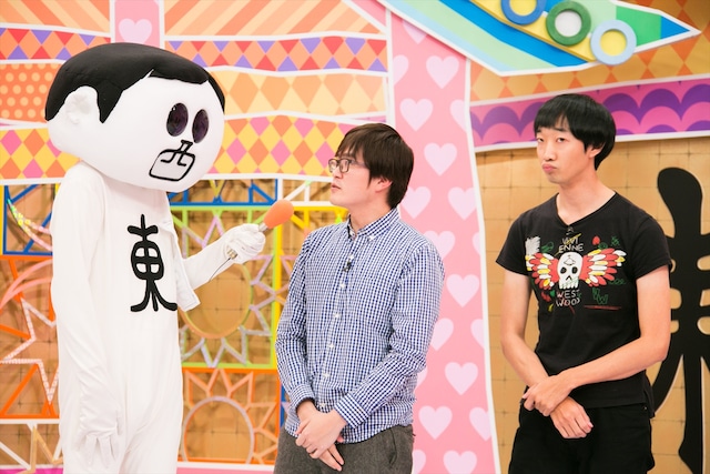 ネタ番組「前略、西東さん」に出演するラバーガール（右）と、番組キャラクターの西東（さいとう）さん。(c)CTV