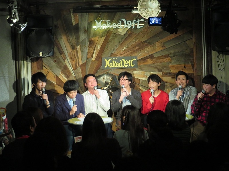 「鬼ヶ島DVD発売記念サイン&握手会+巨匠キングオブコントFINAL進出祝賀会+ただのザンゼンジによるオールナイトトークライブ」オープニングのザンゼンジ、鬼ヶ島、巨匠(左から)。