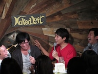 心境の変化について語る和田（右から2番目）。