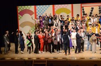 勝利を喜ぶわか組。