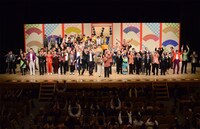 エンディングの“漫才三唱”の様子。