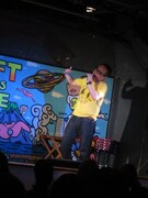 「宙船」を熱唱する短瀬智也。