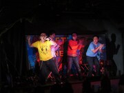 うしろでAの体力を心配する高佐、R藤本、野田。