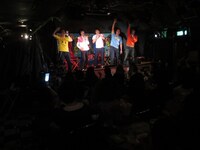 「全部抱きしめて」の大合唱。