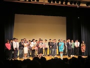 「太田プロライブ月笑2014 クライマックスシリーズ」エンディングの様子。