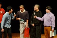 5回戦で勝利したブッタマリア（中央）。