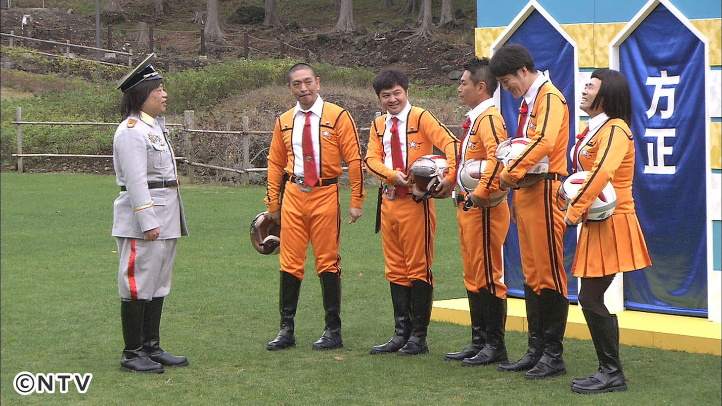 「ダウンタウンのガキの使いやあらへんで!! 笑ってはいけない地球防衛軍24時 徹底解剖スペシャル!!」のワンシーン。