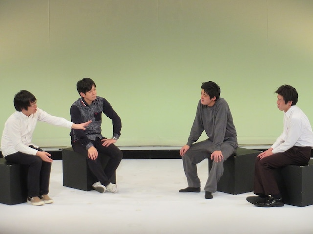 「うるとらブギーズ本気ライブ～新ネタ＆トーク～ゲスト犬の心」のうるとらブギーズ（右）と犬の心（左）。