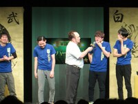 直属の先輩に勝って気まずい空気のラバーガール。