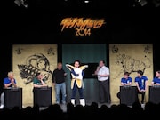 スティーブ・キムズをもビビらせるベジータ(中央)。