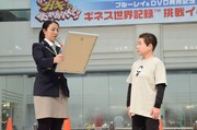 世界記録を更新したおばちゃん1号(右)。