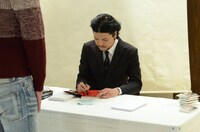 サイン会の様子。