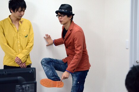 オレンジと紺で色を合わせてきた永沢（右）。