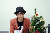 カッコよく見える角度を探る永沢。