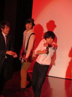 B’zを歌いながら現れたヒカリゴケ。