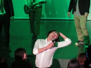 客席に熱烈アピールをする片山。