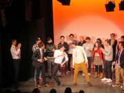 息の合ったところを見せるヒカリゴケ。