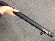 「ガキの使い」おなじみの仕置き棒が公式商品化、黒光り「ガキ使棒」発売